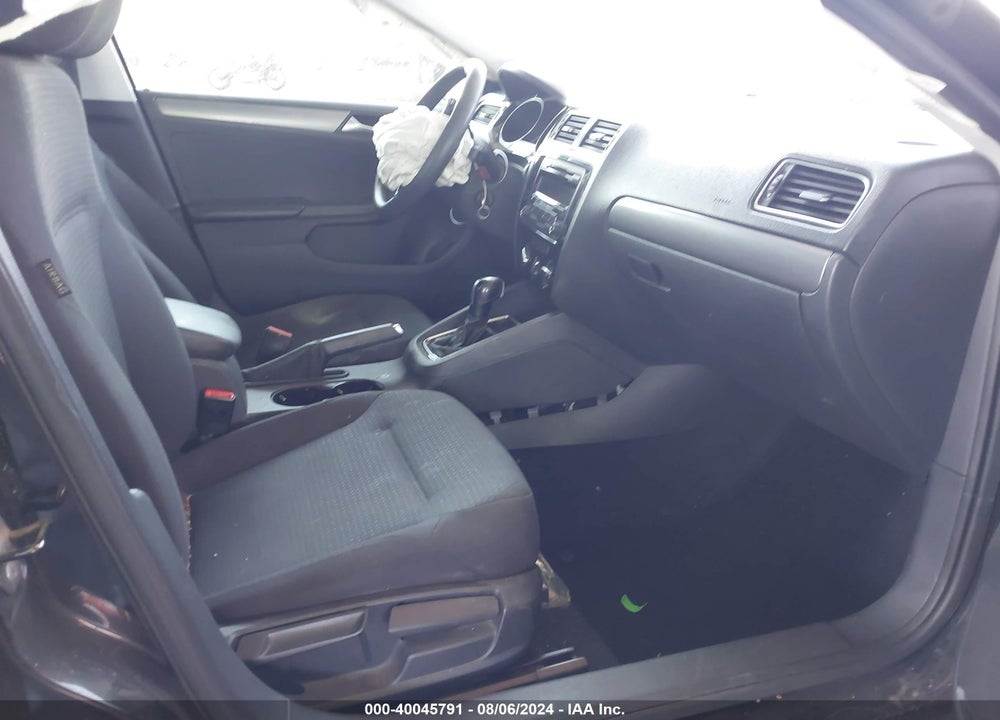 2015 VOLKSWAGEN JETTA 2.0L TDI S VIN: 3VWLA7AJ9FM209153