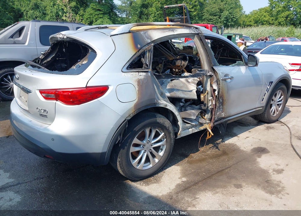 2015 INFINITI QX70 VIN: JN8CS1MWXFM482655