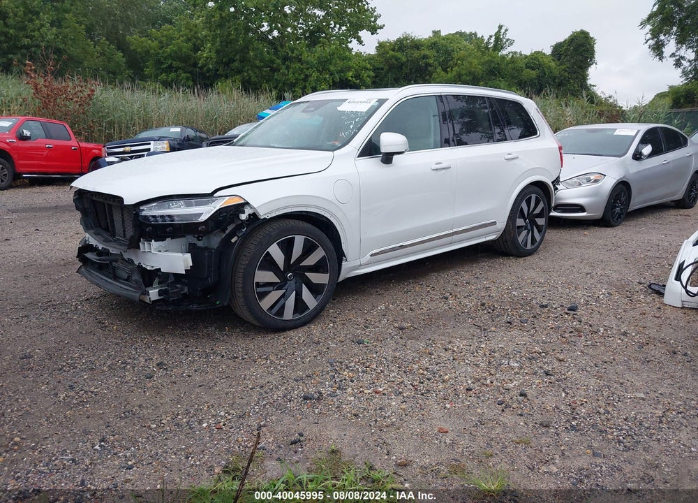 2023 VOLVO XC90 RECHARGE PLUG-IN HYBRID T8 ULTIMATE BRIGHT THEME 7-SEATER VIN: YV4H60CA0P1944033