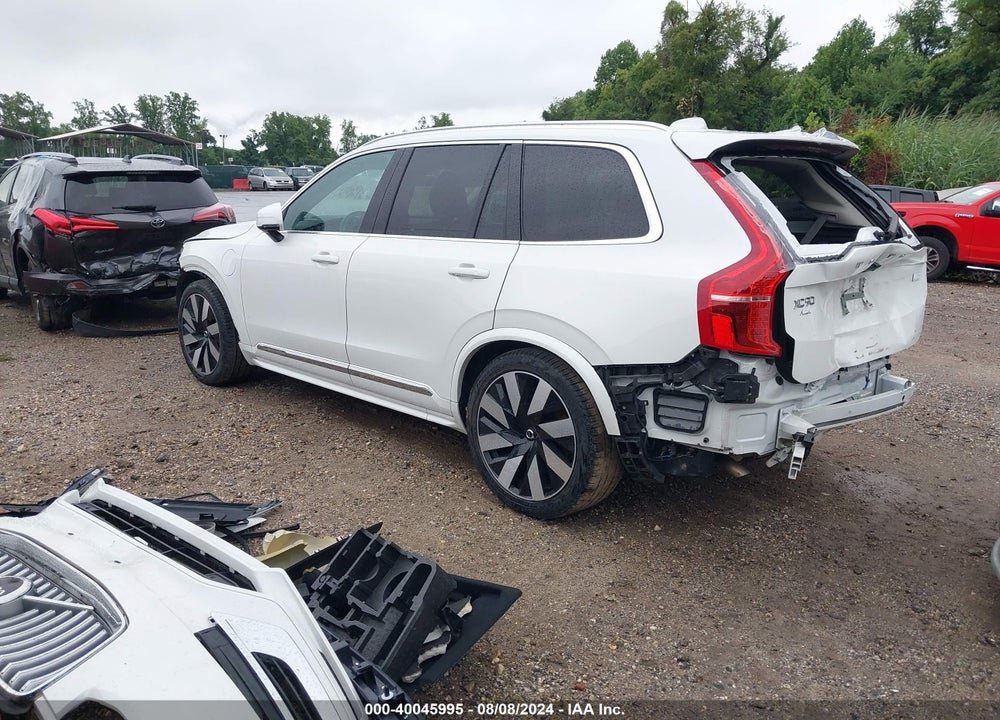 2023 VOLVO XC90 RECHARGE PLUG-IN HYBRID T8 ULTIMATE BRIGHT THEME 7-SEATER VIN: YV4H60CA0P1944033
