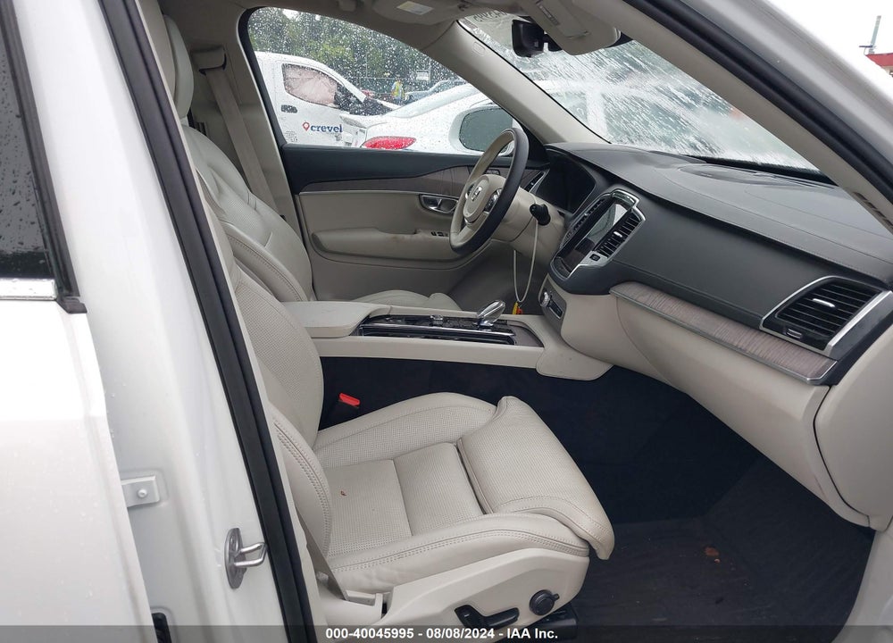 2023 VOLVO XC90 RECHARGE PLUG-IN HYBRID T8 ULTIMATE BRIGHT THEME 7-SEATER VIN: YV4H60CA0P1944033