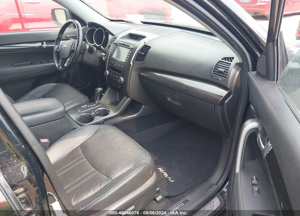 2012 KIA SORENTO SX V6 VIN: 5XYKWDA23CG309572