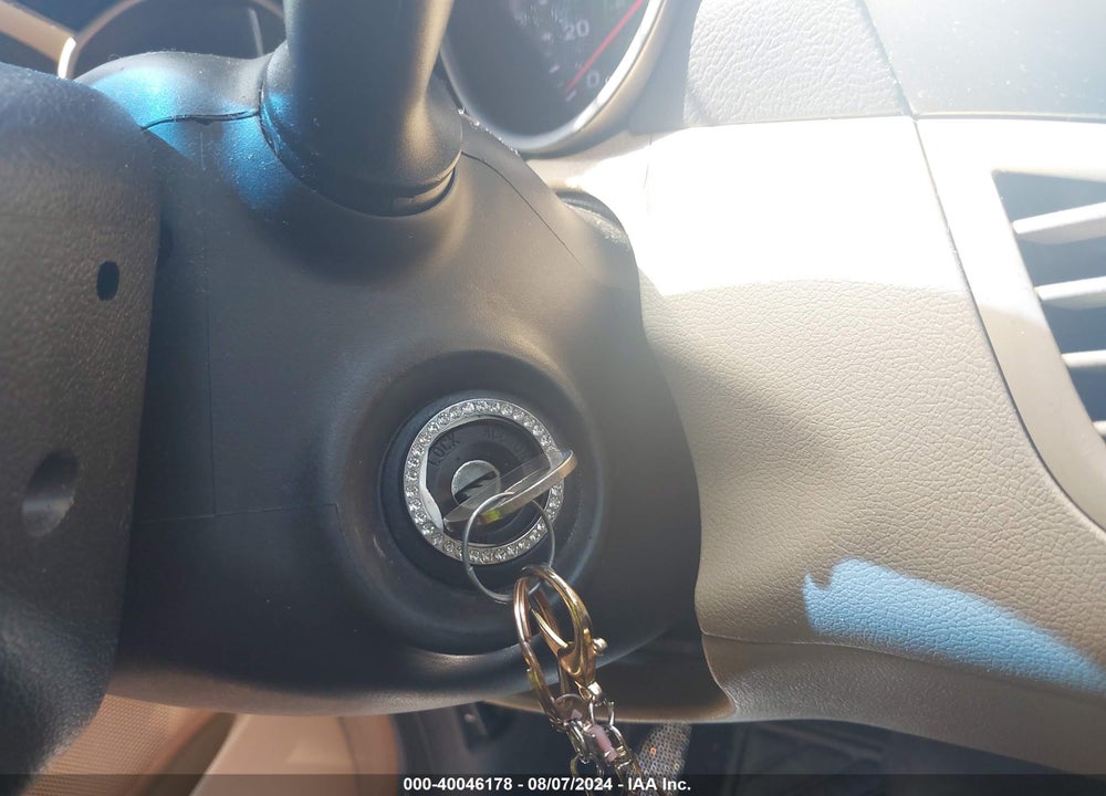 2013 HYUNDAI ELANTRA LIMITED VIN: KMHDH4AE8DU712598