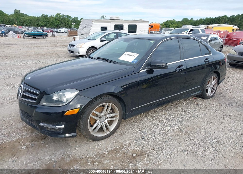 2013 MERCEDES-BENZ C 250 LUXURY/SPORT VIN: WDDGF4HB8DG128628