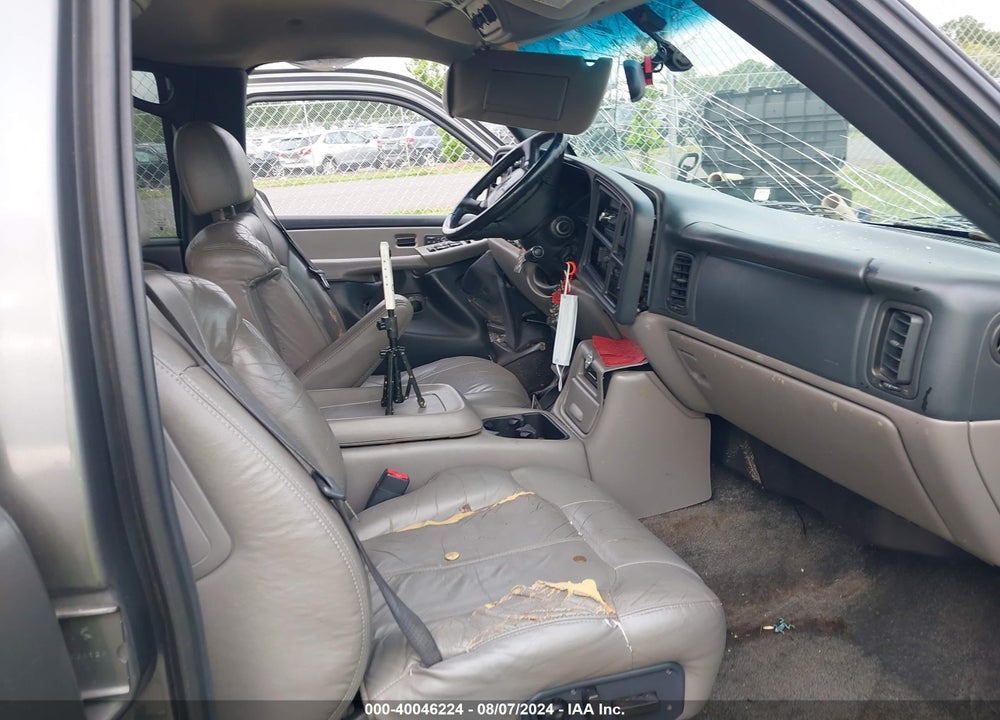 2002 CHEVROLET SUBURBAN 1500 LT VIN: 1GNFK16Z72J131639