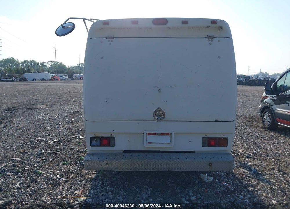 2007 STERLING TRUCK MITSUBISHI CHASSIS COE 40 VIN: JLSBBD1S97K020961
