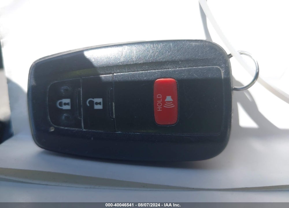 2018 TOYOTA PRIUS VIN: JTDKARFU6J3056433