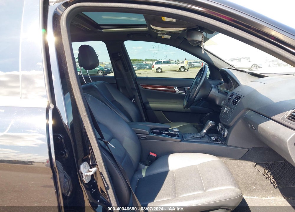 2011 MERCEDES-BENZ C 300 LUXURY 4MATIC/SPORT 4MATIC VIN: WDDGF8BB1BR163724