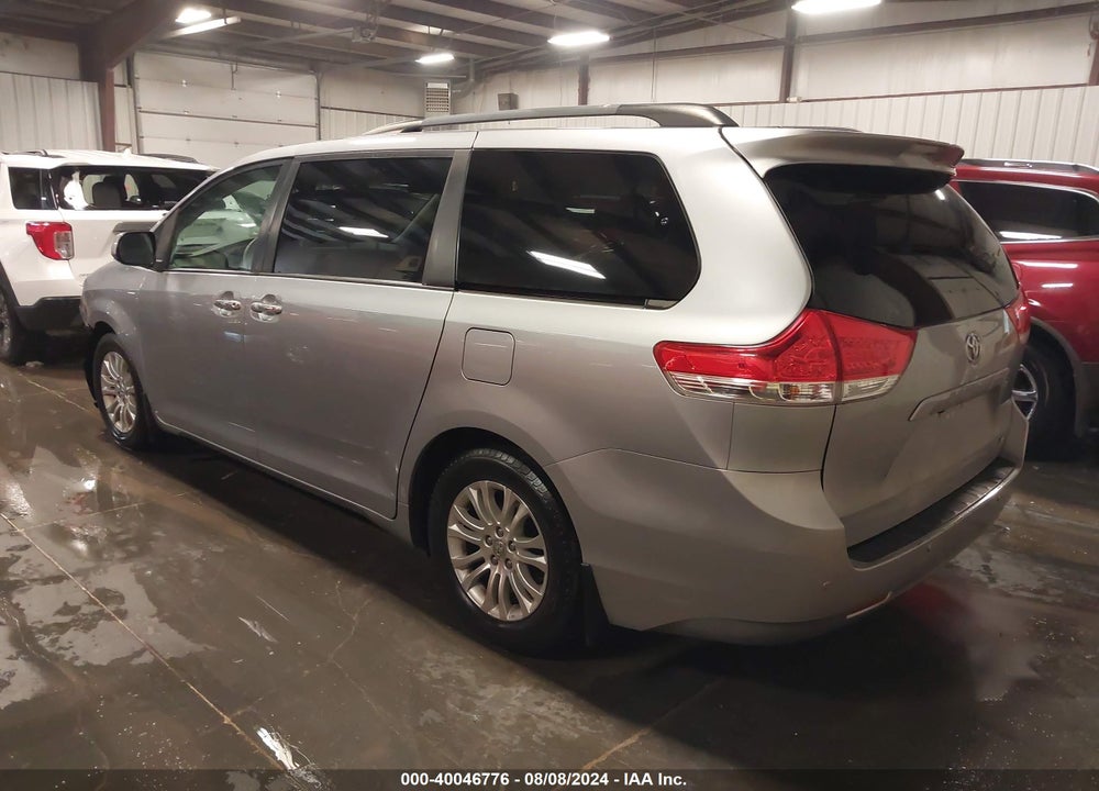 2012 TOYOTA SIENNA XLE V6 8 PASSENGER VIN: 5TDYK3DCXCS183752