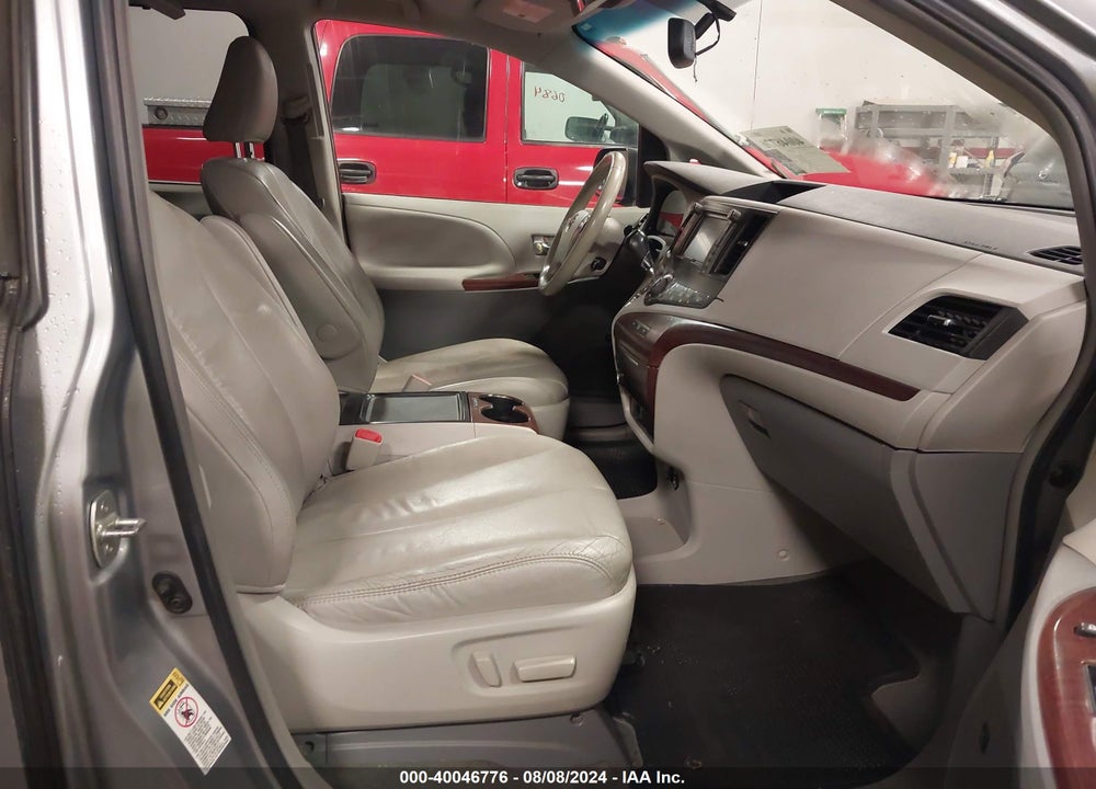 2012 TOYOTA SIENNA XLE V6 8 PASSENGER VIN: 5TDYK3DCXCS183752