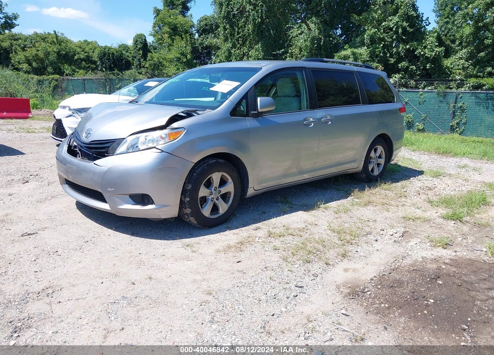 2013 TOYOTA SIENNA LE V6 8 PASSENGER VIN: 5TDKK3DC6DS303411