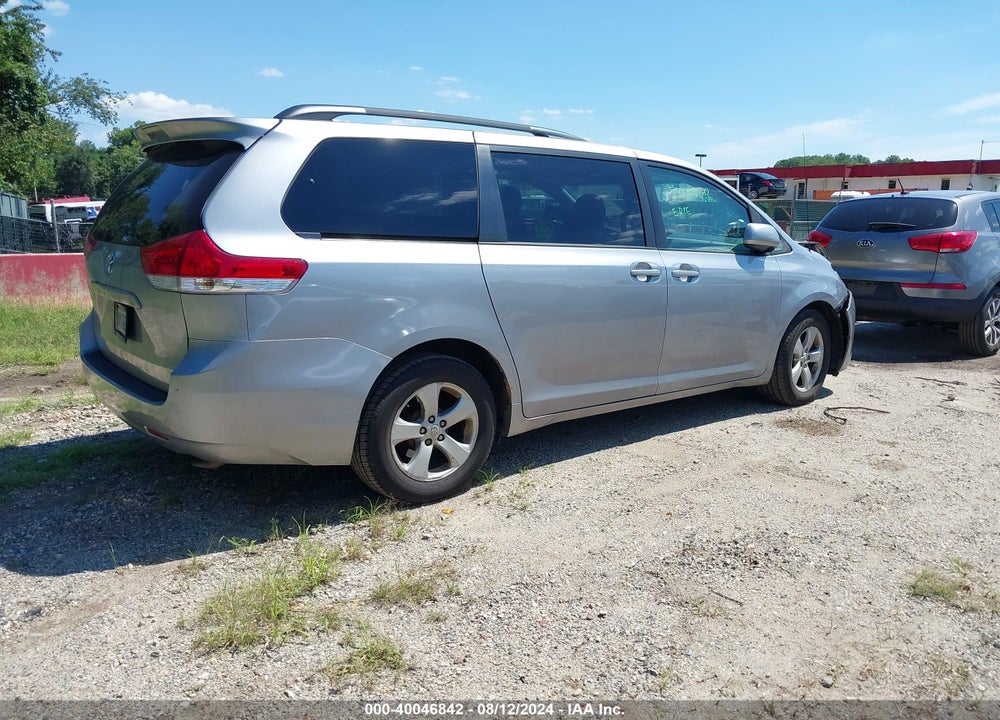 2013 TOYOTA SIENNA LE V6 8 PASSENGER VIN: 5TDKK3DC6DS303411