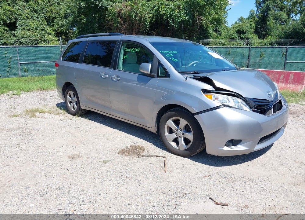 2013 TOYOTA SIENNA LE V6 8 PASSENGER VIN: 5TDKK3DC6DS303411