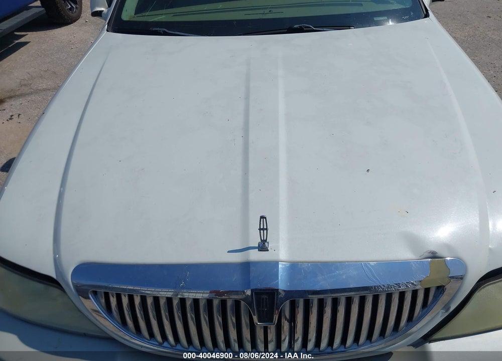2006 LINCOLN TOWN CAR SIGNATURE LIMITED VIN: 1LNHM82W06Y622417