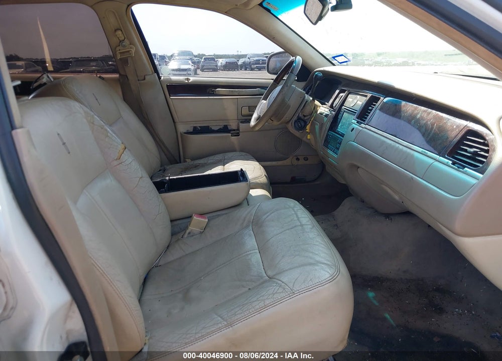 2006 LINCOLN TOWN CAR SIGNATURE LIMITED VIN: 1LNHM82W06Y622417
