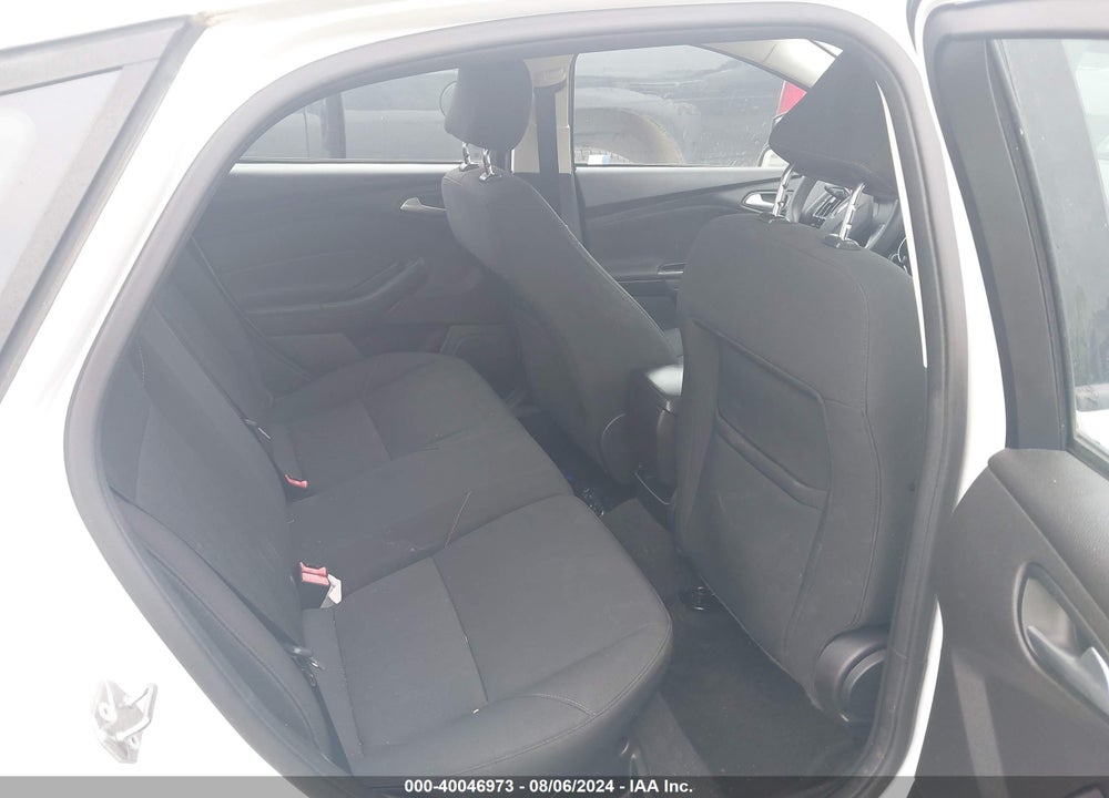 2016 FORD FOCUS SE VIN: 1FADP3K21GL319600