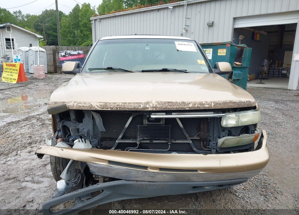 2000 CHEVROLET SUBURBAN 1500 LT VIN: 3GNFK16T0YG138440