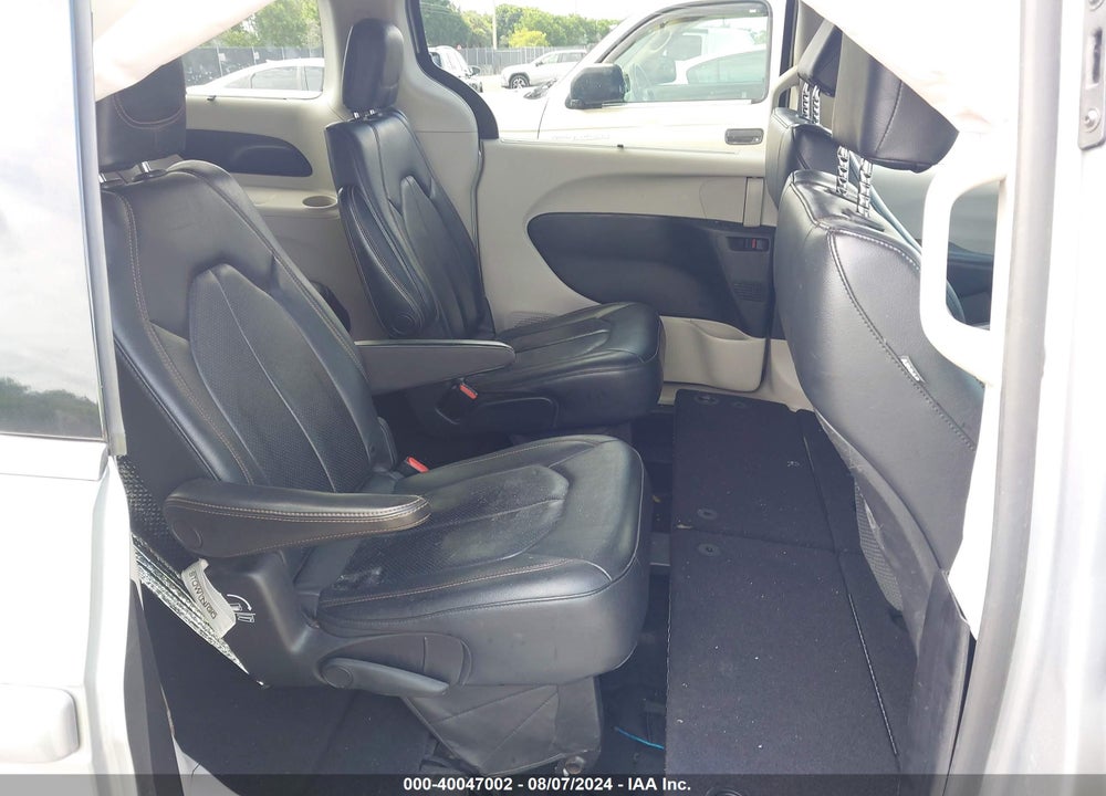 2019 CHRYSLER PACIFICA TOURING L VIN: 2C4RC1BG1KR685472