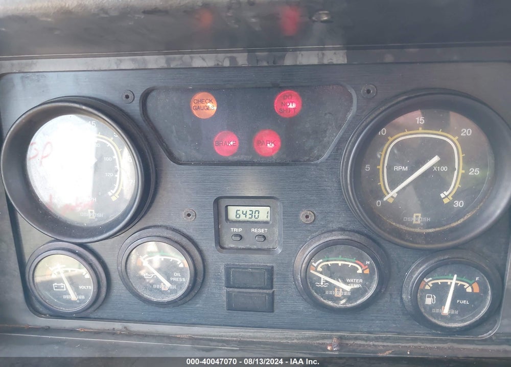 1994 OSHKOSH MOTOR TRUCK CO. CHASSIS X LINE VIN: 4CDR6BR23R2304929