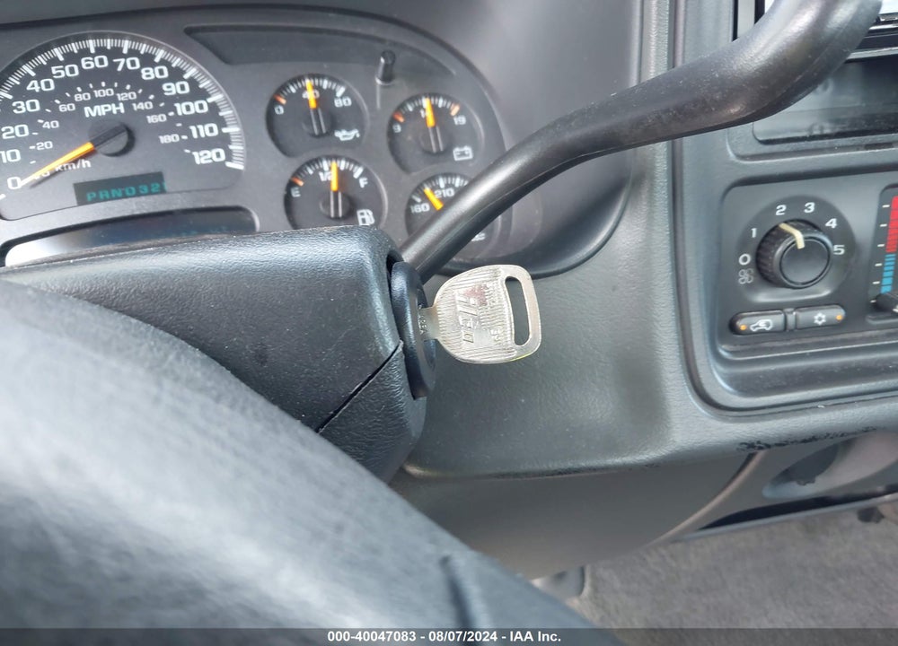 2004 GMC SIERRA 1500 VIN: 2GTEC19V841146142