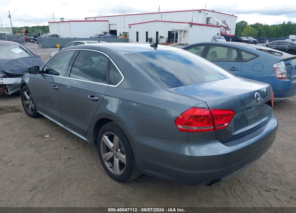 2015 VOLKSWAGEN PASSAT 1.8T LIMITED EDITION VIN: 1VWAT7A33FC111675