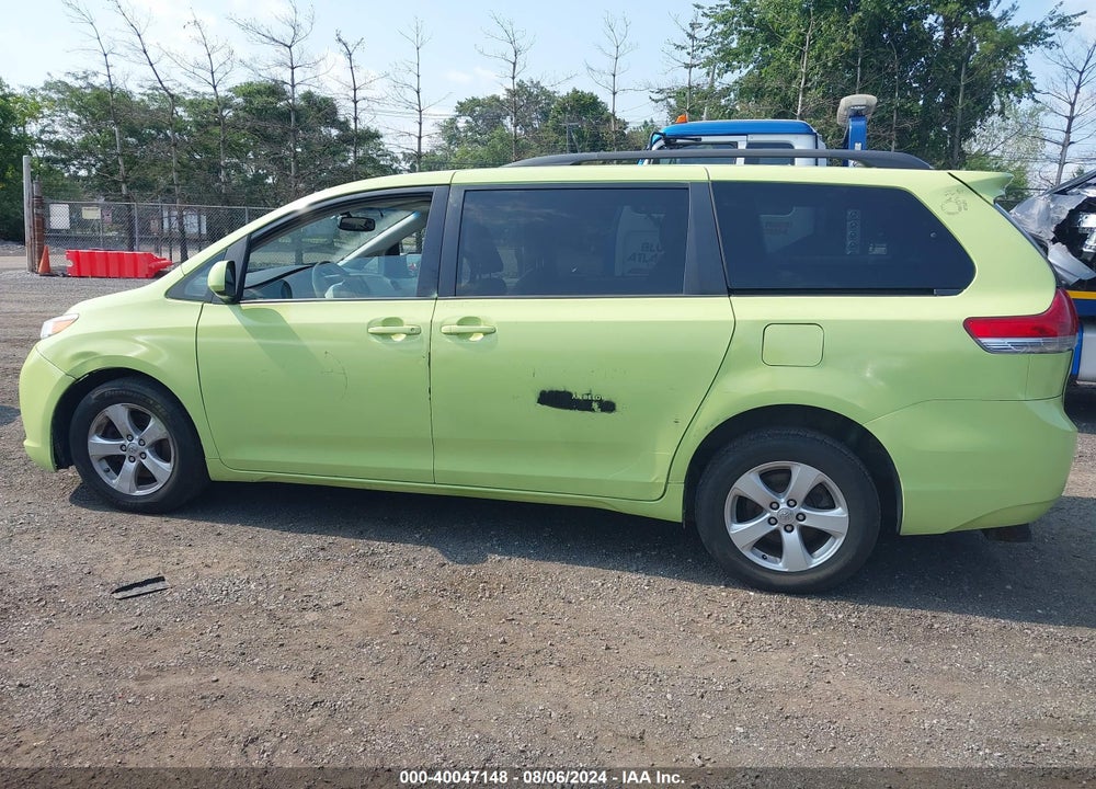 2014 TOYOTA SIENNA LE V6 8 PASSENGER VIN: 5TDKK3DC2ES421201