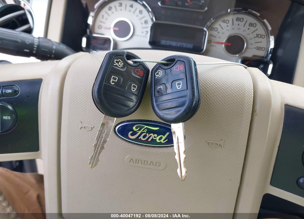 2014 FORD EXPEDITION XLT VIN: 1FMJU1H51EEF21555