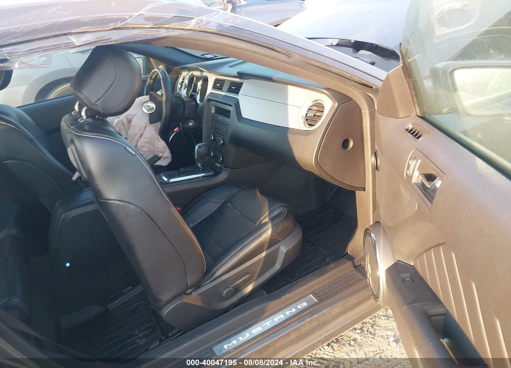 2014 FORD MUSTANG V6 PREMIUM VIN: 1ZVBP8AM2E5282315