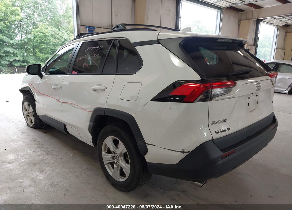 2021 TOYOTA RAV4 XLE VIN: 2T3W1RFV7MC165710
