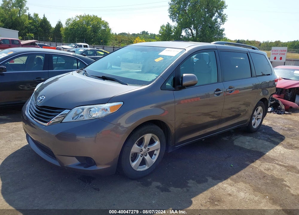 2014 TOYOTA SIENNA LE V6 8 PASSENGER VIN: 5TDKK3DC8ES446068