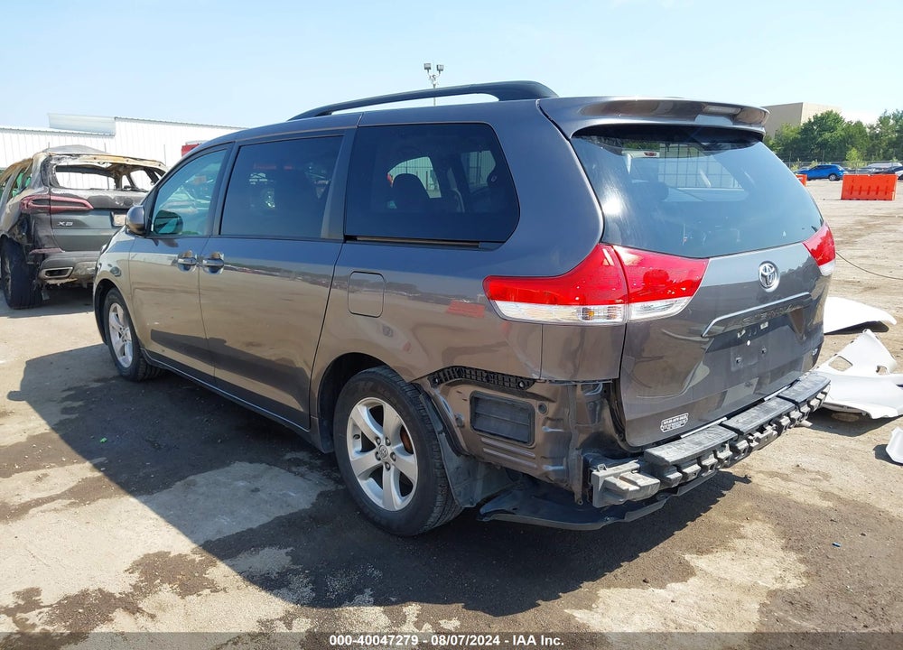 2014 TOYOTA SIENNA LE V6 8 PASSENGER VIN: 5TDKK3DC8ES446068