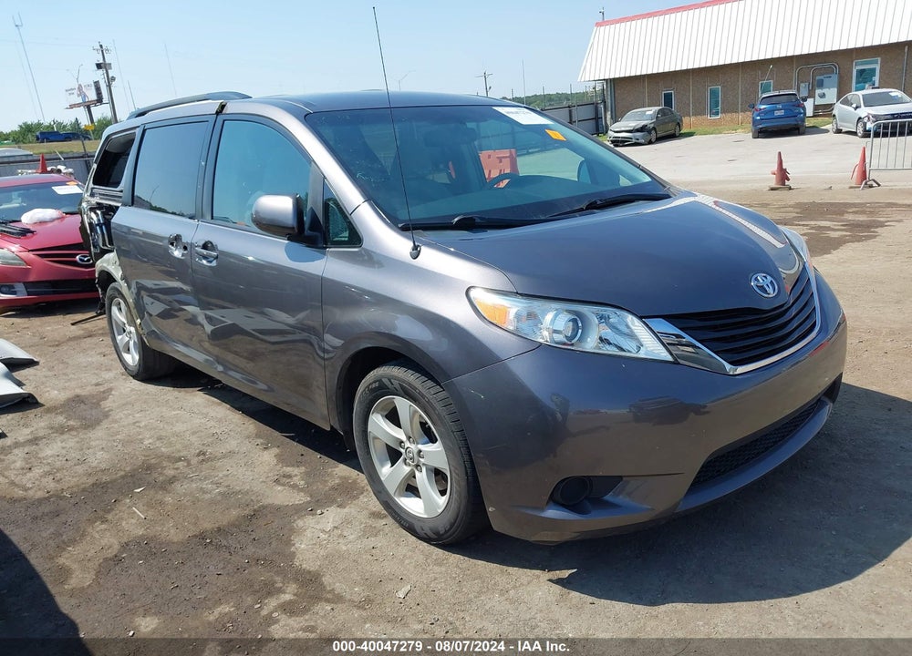 2014 TOYOTA SIENNA LE V6 8 PASSENGER VIN: 5TDKK3DC8ES446068