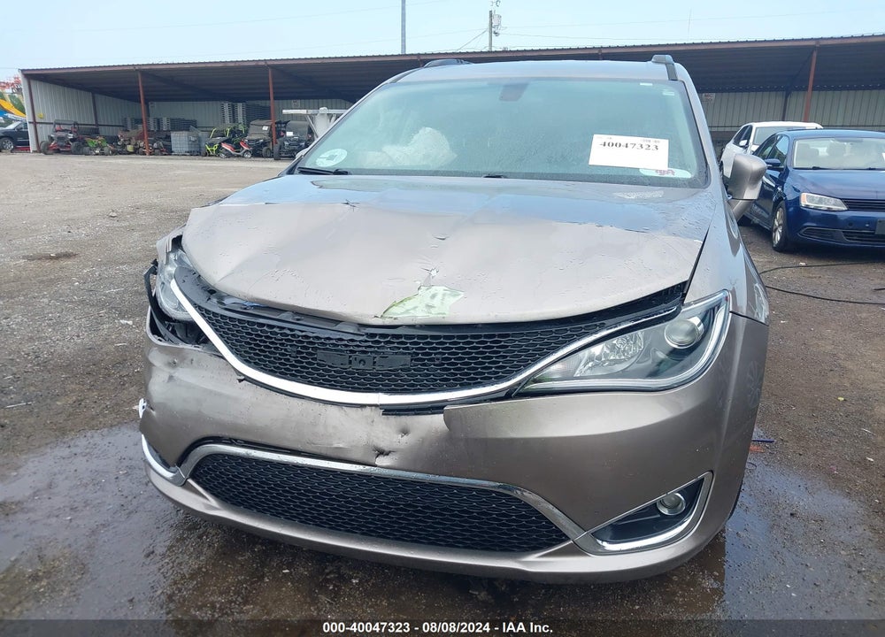 2017 CHRYSLER PACIFICA TOURING L VIN: 2C4RC1BGXHR823356