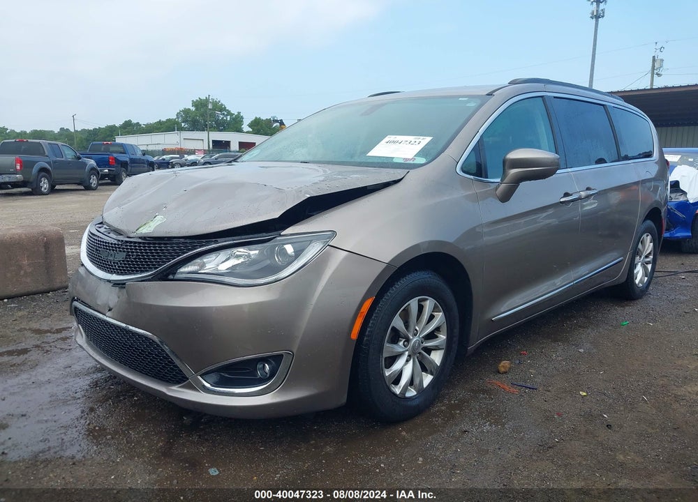 2017 CHRYSLER PACIFICA TOURING L VIN: 2C4RC1BGXHR823356