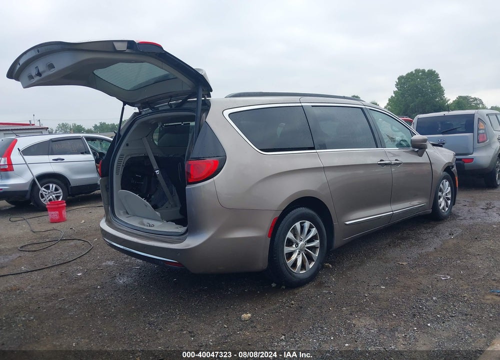 2017 CHRYSLER PACIFICA TOURING L VIN: 2C4RC1BGXHR823356