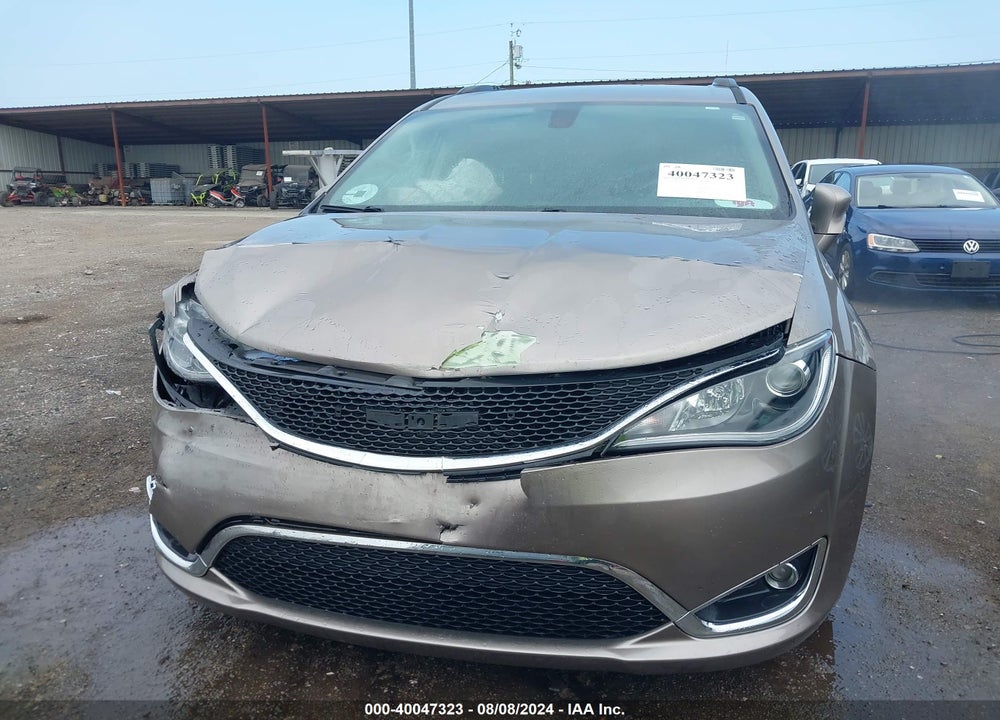 2017 CHRYSLER PACIFICA TOURING L VIN: 2C4RC1BGXHR823356