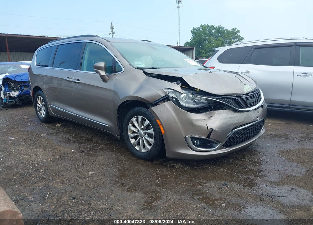 2017 CHRYSLER PACIFICA TOURING L VIN: 2C4RC1BGXHR823356