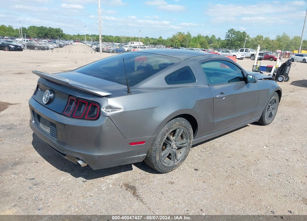 2014 FORD MUSTANG V6 VIN: 1ZVBP8AM5E5334388