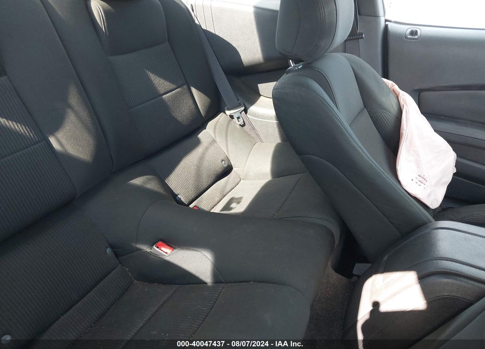 2014 FORD MUSTANG V6 VIN: 1ZVBP8AM5E5334388