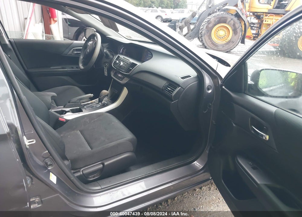 2015 HONDA ACCORD LX VIN: 1HGCR2F38FA037897