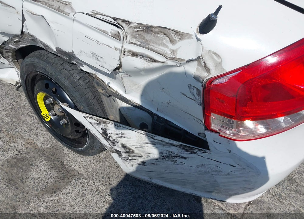 2009 KIA SPECTRA LX VIN: KNAFE221595623558