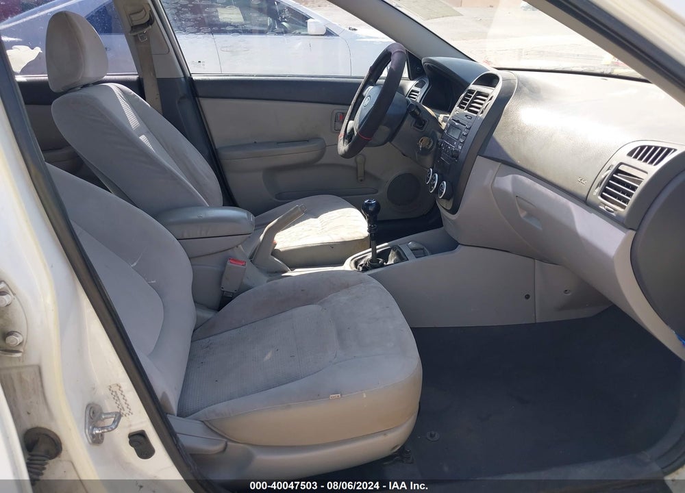 2009 KIA SPECTRA LX VIN: KNAFE221595623558