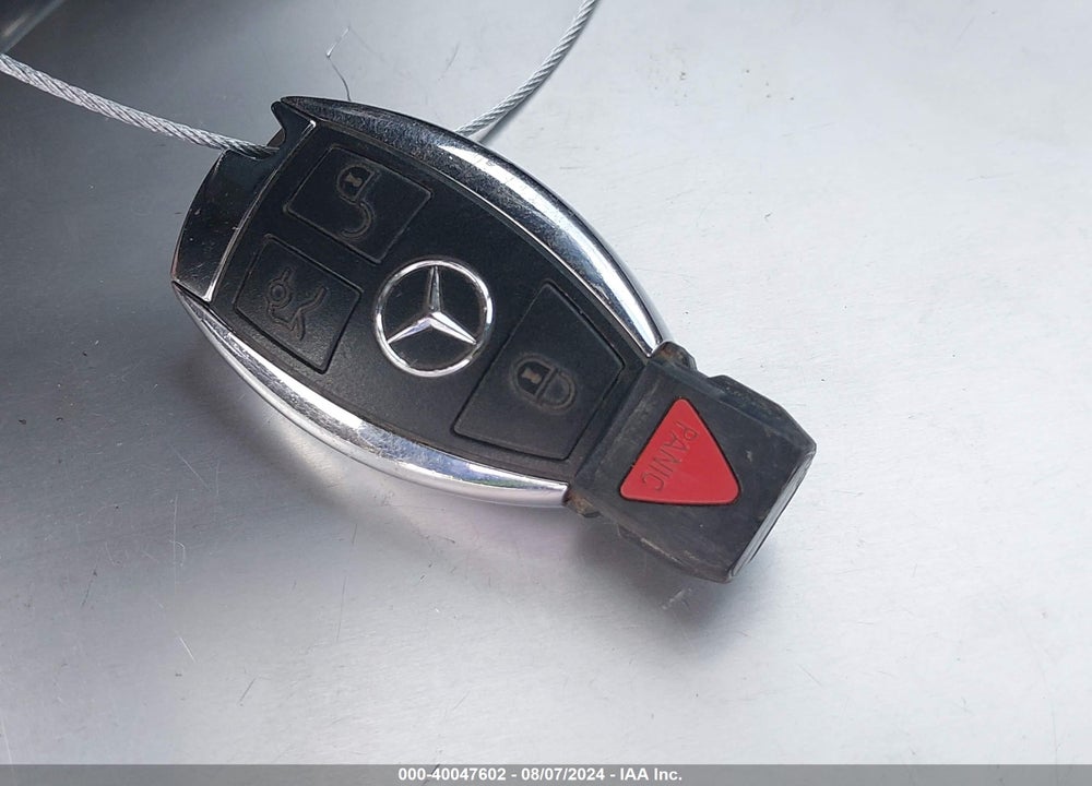 2010 MERCEDES-BENZ C 300 LUXURY/SPORT VIN: WDDGF5EB5AR112803