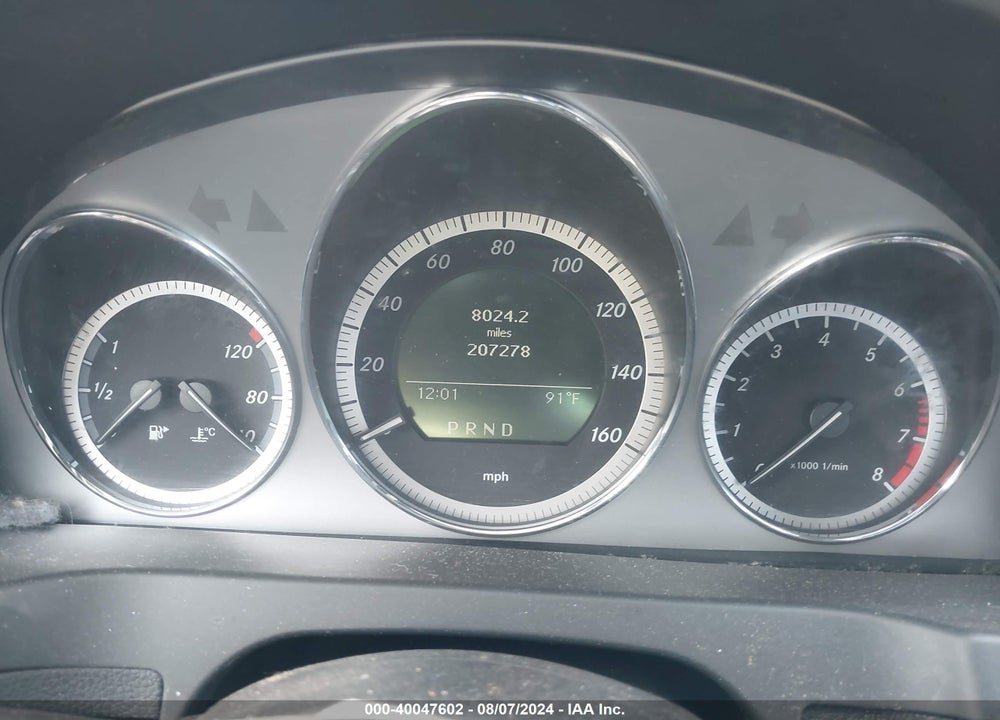 2010 MERCEDES-BENZ C 300 LUXURY/SPORT VIN: WDDGF5EB5AR112803