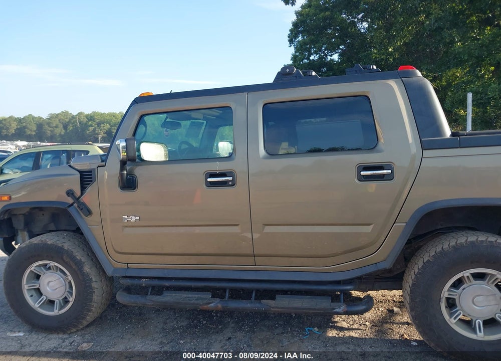 2005 HUMMER H2 SUT VIN: 5GRGN22U75H109185