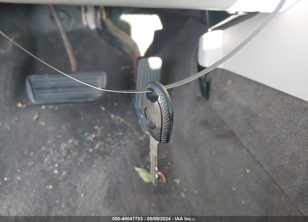 2005 HUMMER H2 SUT VIN: 5GRGN22U75H109185