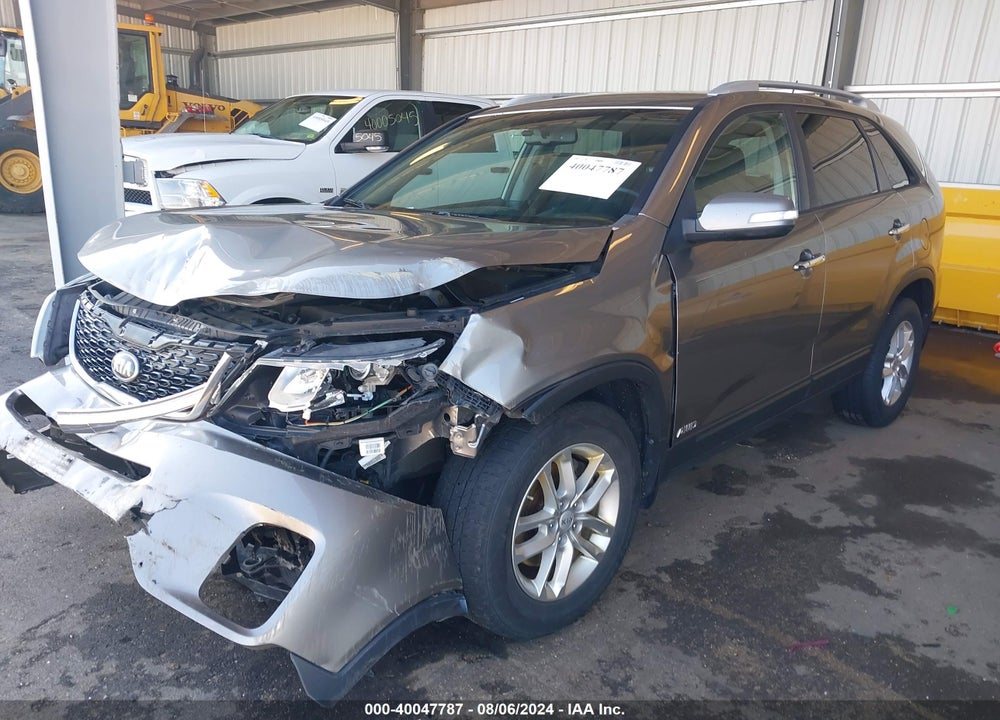 2015 KIA SORENTO LX VIN: 5XYKTDA62FG632253
