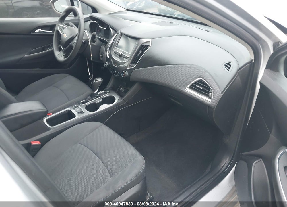 2018 CHEVROLET CRUZE LT AUTO VIN: 3G1BE6SM6JS633358