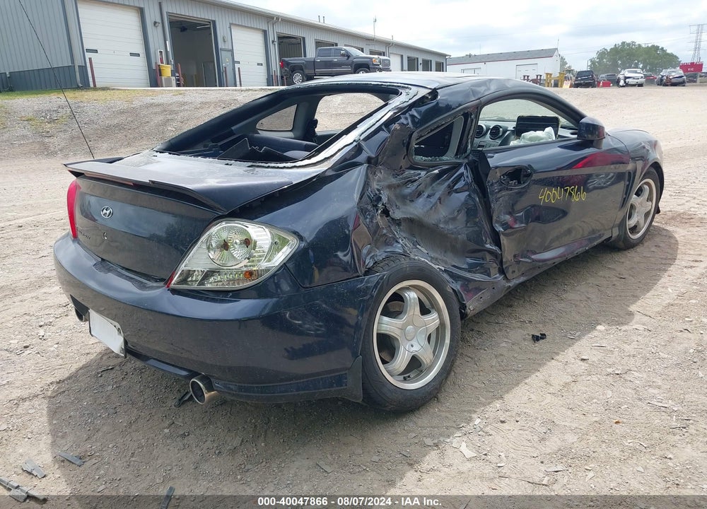 2005 HYUNDAI TIBURON VIN: KMHHM65D15U157845