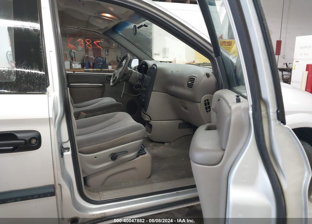 2001 DODGE GRAND CARAVAN SE VIN: 1B4GP24301B252103